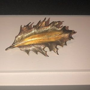 Giovanni vintage brooch